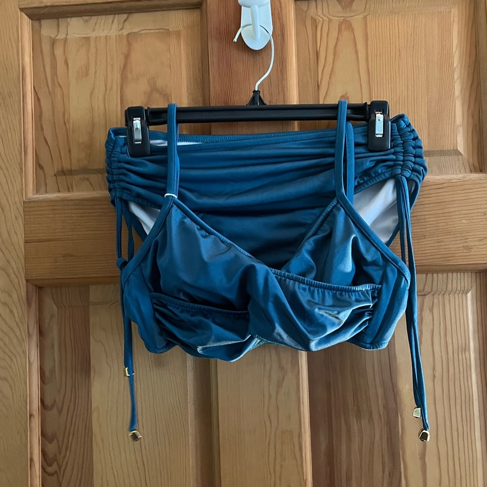 VENUS bikini set Top size B bottoms 6